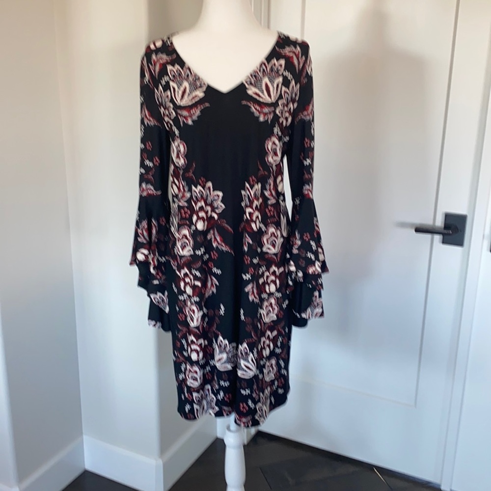 MSK Bell Sleeve Shift/Swing Dress